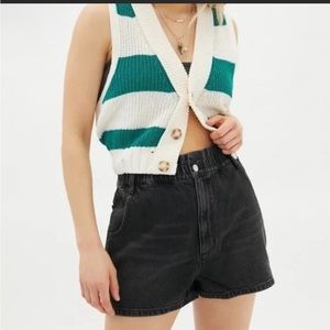 BDG PULL-ON MOM black jean shorts